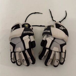 Reebok kids size 8 Black and White Sports lacrosse Gloves